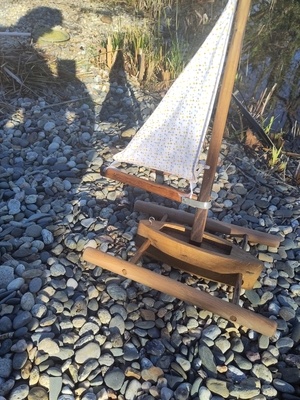 Petit bateau à voile