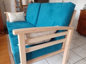 Canapé avec accoudoirs rabattables