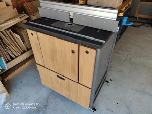 Meuble pour défonceuse sous table