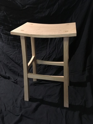 Un Tabouret en Frêne