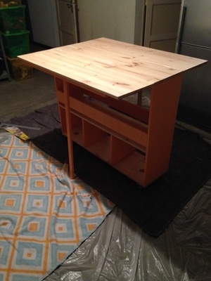 Table avec plateaux dépliant