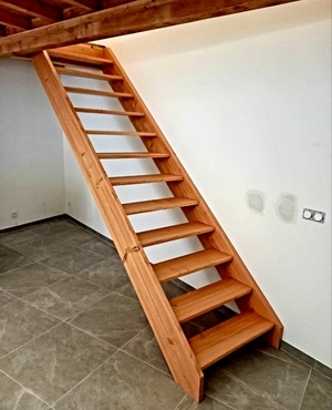 Escalier droit. Douglas.