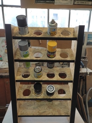 Rangement bombe de peinture murale