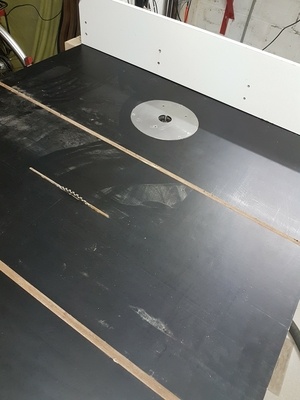 Défonceuse sous table