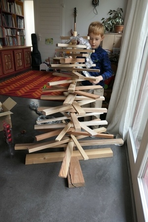 Un sapin de plus, des chutes en moins