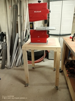 Table mobile pour petite scie à ruban