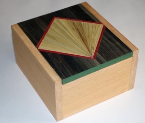 Boites avec couvercle en marqueterie de paille