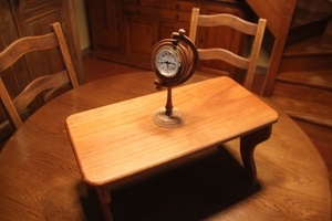 Assise merisier 250 x 500 ep 15 + Une petite pendule globe de bureau de ma réalisation