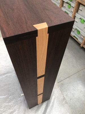 Petit meuble de rangement noyer hêtre