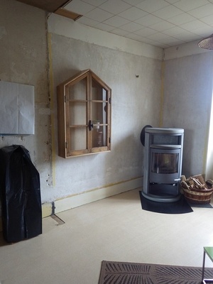 Vitrine en récupérant une vieille fenêtre