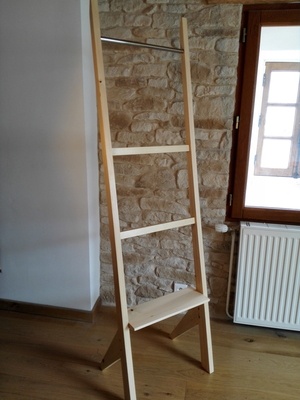 Échelle porte-habits design nordique