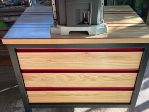 Un support servante pour ma raboteuse