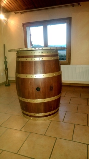 Restauration d'un tonneau en table bar