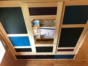 Armoire à portes coulissantes