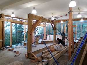 Levage à la chèvre #1. Le portique du sommier en chêne.