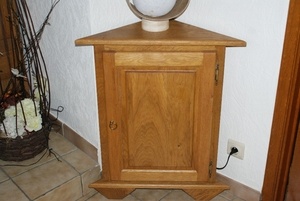 Petit meuble de coin