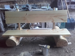 Banc en rondin de bois
