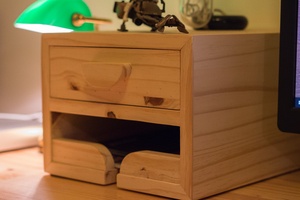 Deux rangements pour le bureau