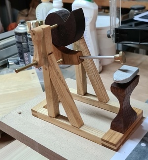 Marteau pilon en bois