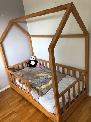 Lit cabane en hêtre lamellé collé