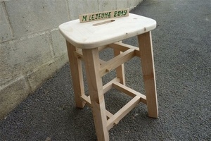 Tabouret à traverses boiteuses