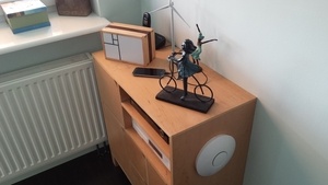 Meuble hi-fi cache-cable