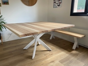 Table carré + banc frêne massif
