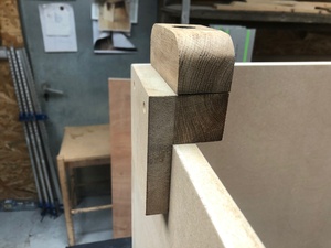 Fil à couper le beurre du menuisier : la cale à poncer les chants sans les arrondir