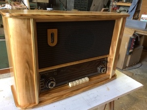 Habillage d'un ancien poste de radio