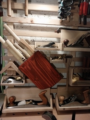 Rangement pour scies Japonaises.