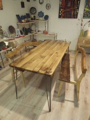 Table à dîner en chêne cuvé et acier