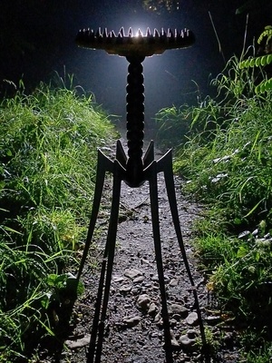 Guéridon monstrueux