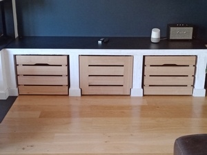 Caisses à bois en bois et porte "cache box"