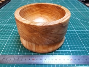 Mortier en bois de cerisier