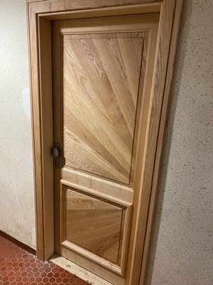 Porte avec panneaux en soleil