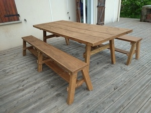 Table et banc de terrasse