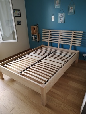Cadre de lit en frêne