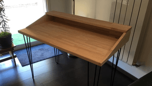 Petit bureau pieds aiguille