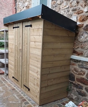 Petit abri de jardin