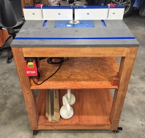 Meuble pour défonceuse sous table