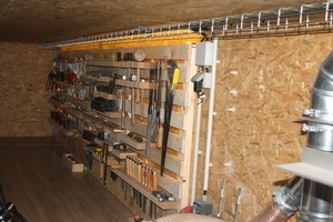 Rayon d'outillage avec éclairage indirect par bandes LEDS