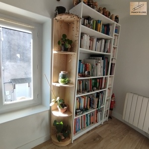 Etagères en encoignure