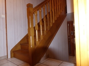 Petit escalier droit de demi niveau