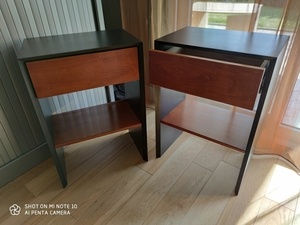 Deux tables de nuits en Valchromat et merisier