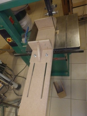 Traineau à buche pour scie à ruban