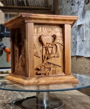 Sculpture d'une stèle personnalisé