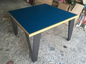 Table valchromat et metal