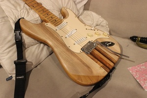 Guitare Type Strat (modif du corps)