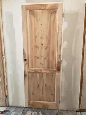 Série de portes en cèdre