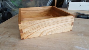 Petite boite à queue d'aronde